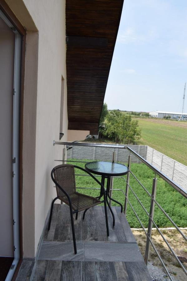 Pensiunea La Beny Cicir Exterior foto